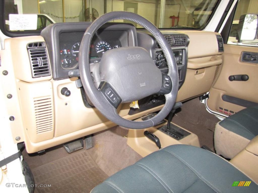 1999 Wrangler Sahara 4x4 - Stone White / Camel/Dark Green photo #13