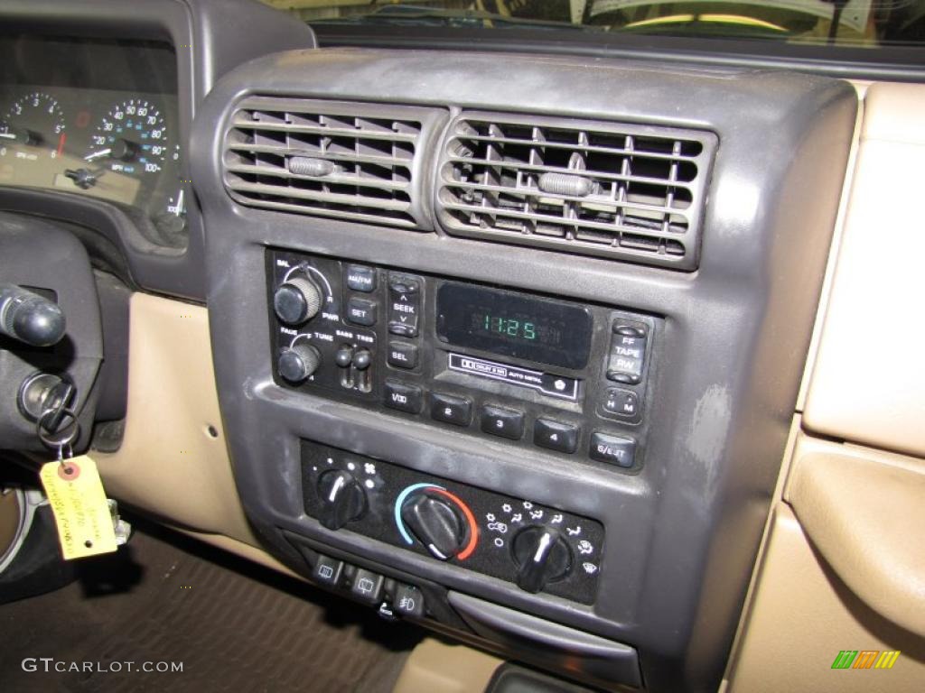 1999 Wrangler Sahara 4x4 - Stone White / Camel/Dark Green photo #15