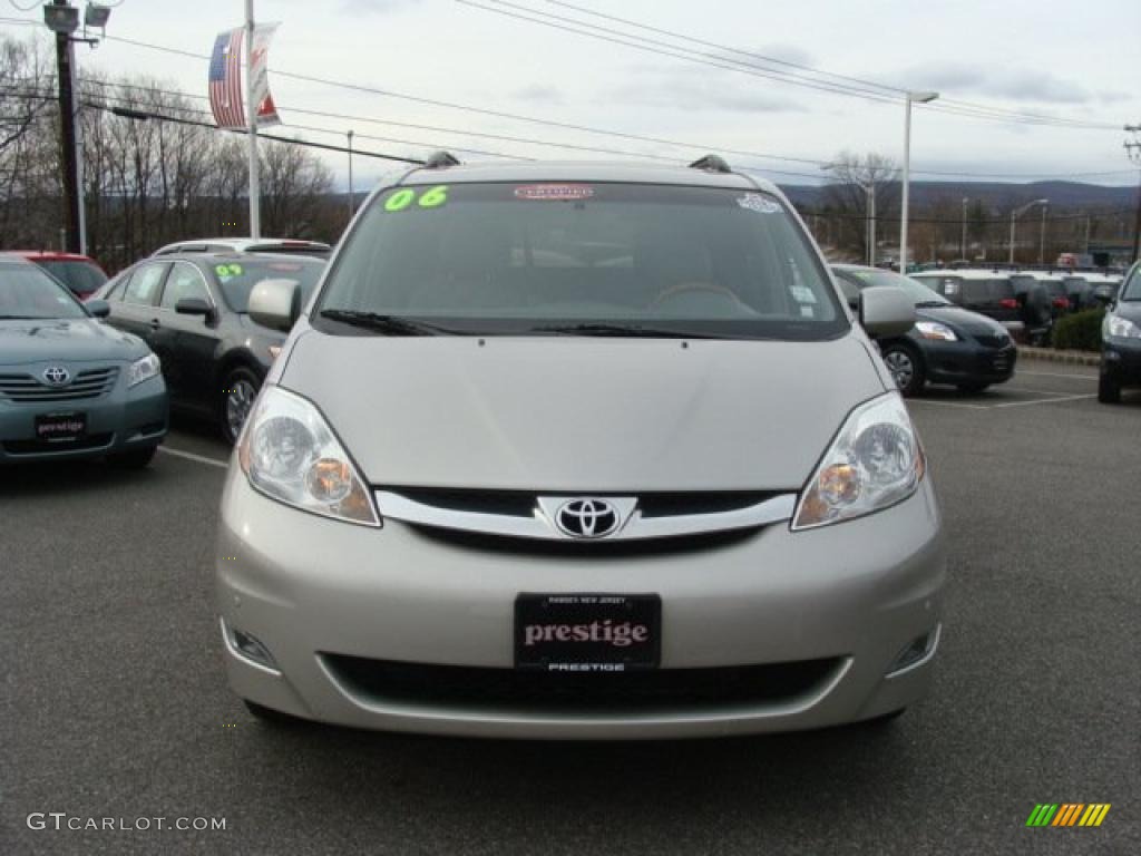 2006 Sienna Limited AWD - Silver Shadow Pearl / Stone Gray photo #2