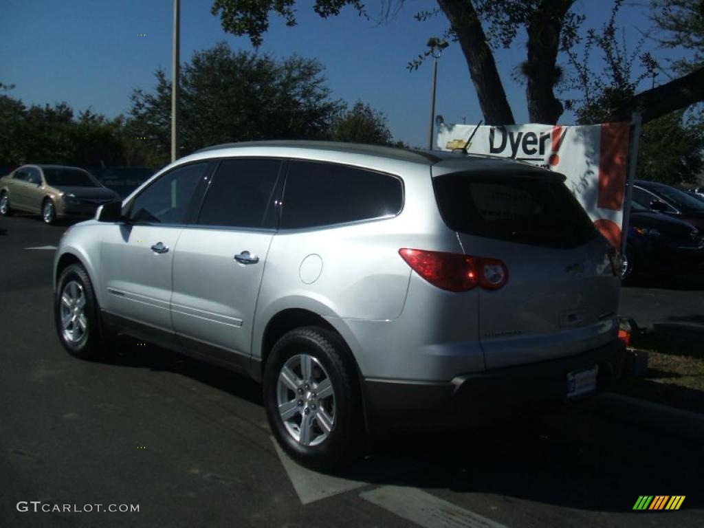 2009 Traverse LT - Silver Ice Metallic / Ebony photo #4