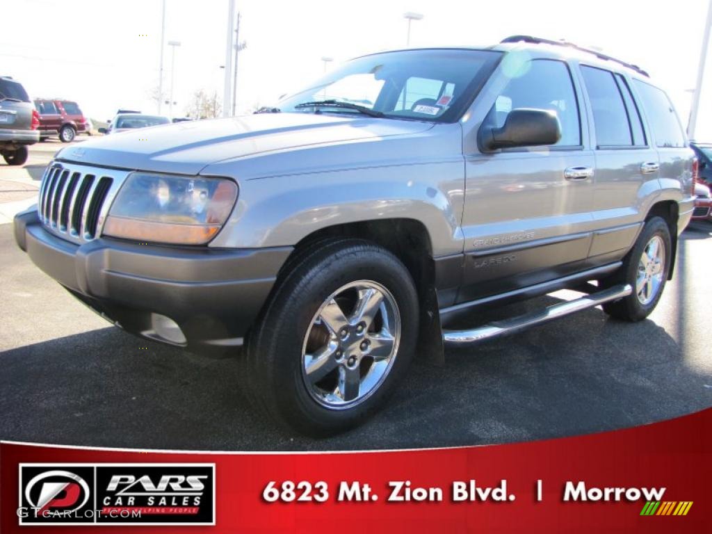 Silverstone Metallic Jeep Grand Cherokee