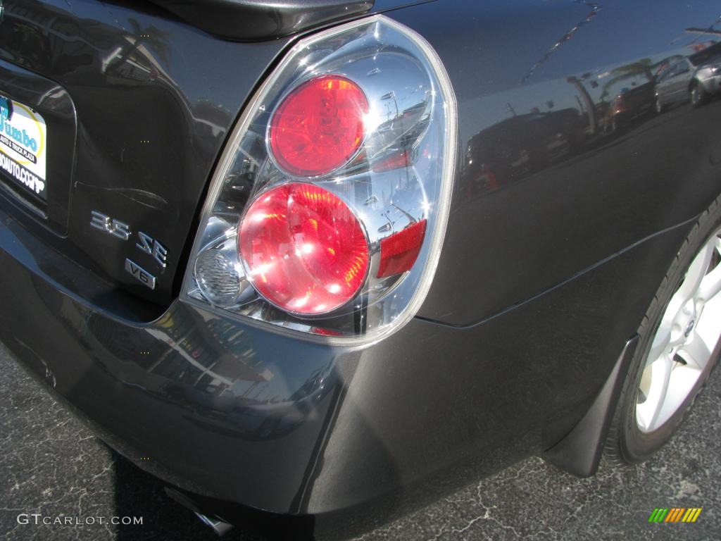 2005 Altima 3.5 SE - Smoke Metallic / Charcoal photo #9