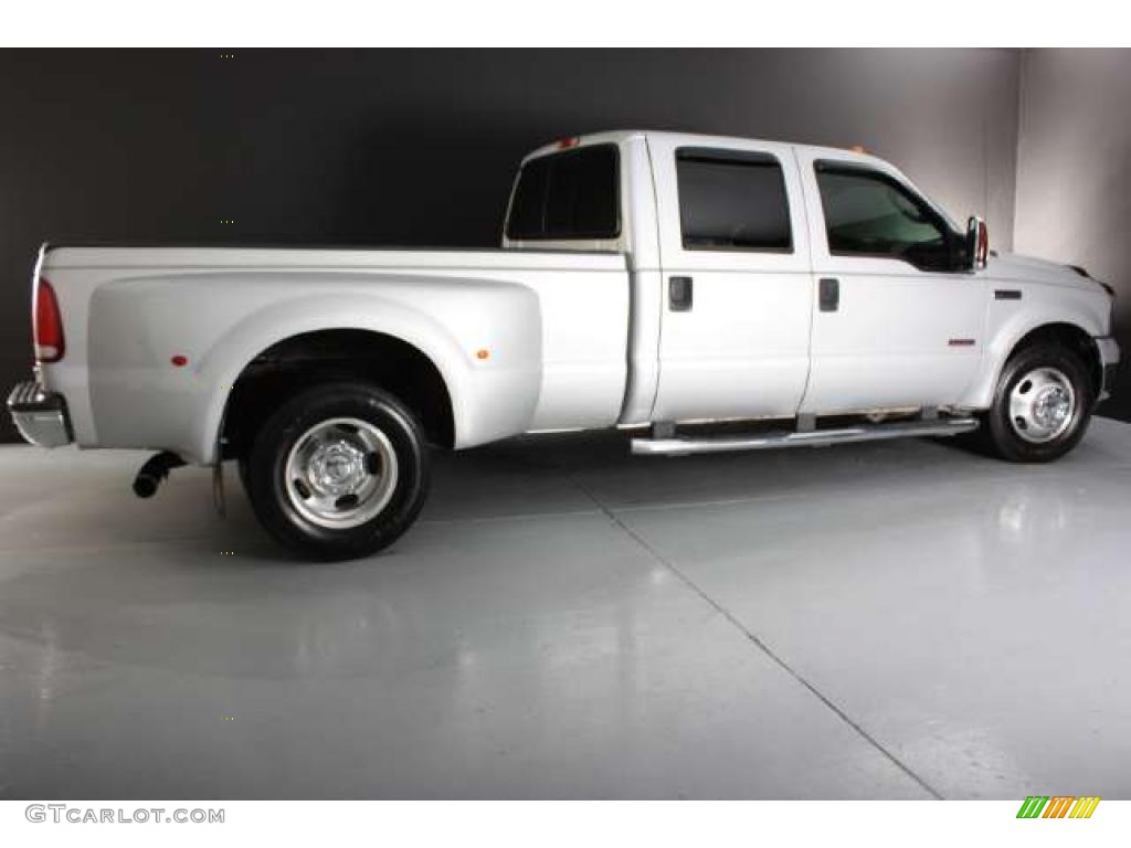 Silver Metallic 2006 Ford F350 Super Duty Lariat Crew Cab Dually Exterior Photo #42002364