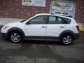 2008 Frosty White Pontiac Vibe   photo #2