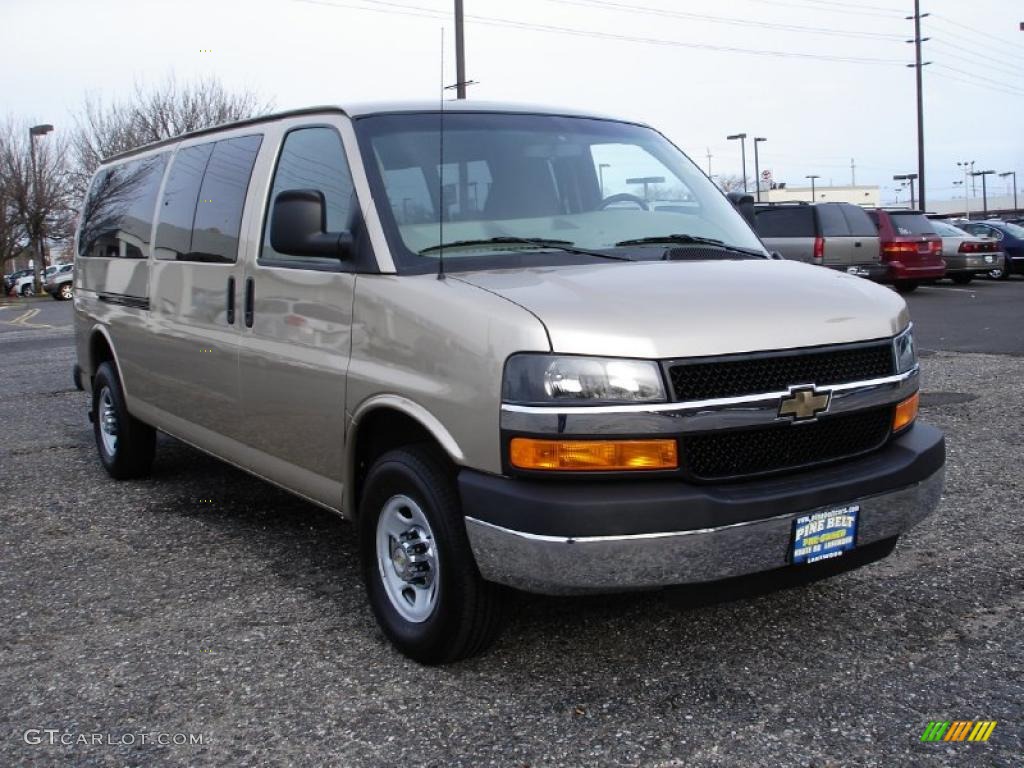 Sandstone Metallic 2010 Chevrolet Express 2500 Work Van Exterior Photo #42009452