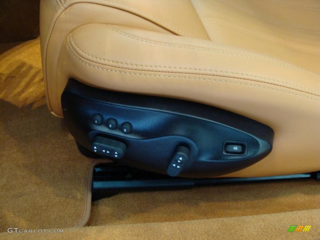 2011 Maserati GranTurismo S Automatic Controls Photo #42022649