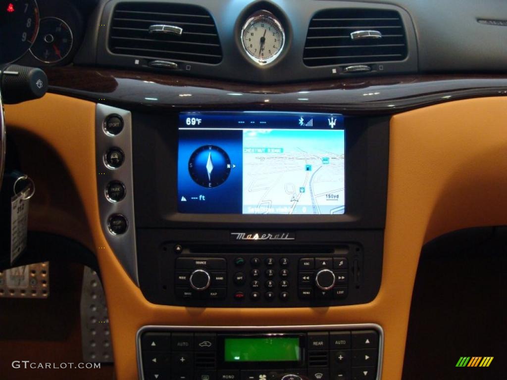 2011 Maserati GranTurismo S Automatic Controls Photo #42022773