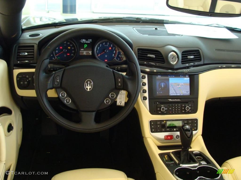 2011 Maserati GranTurismo Convertible GranCabrio Avorio Dashboard Photo #42023113
