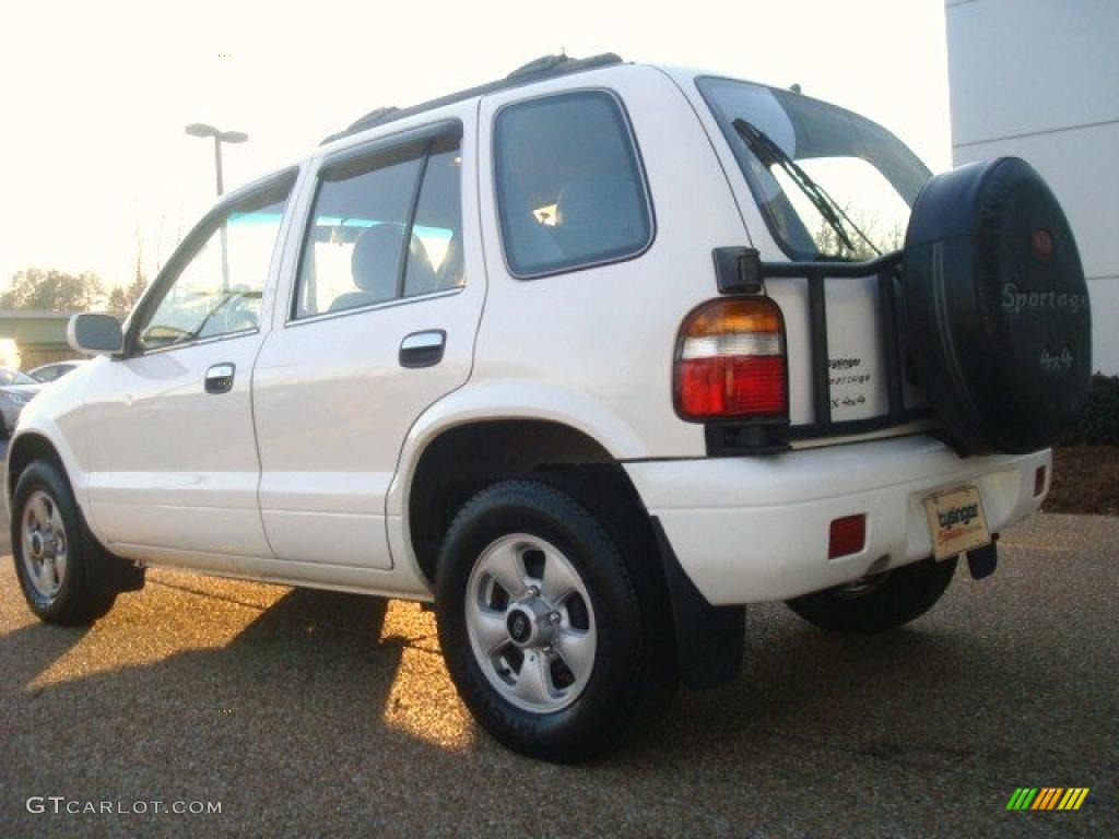1997 Sportage 4x4 - Crystal White / Beige photo #4