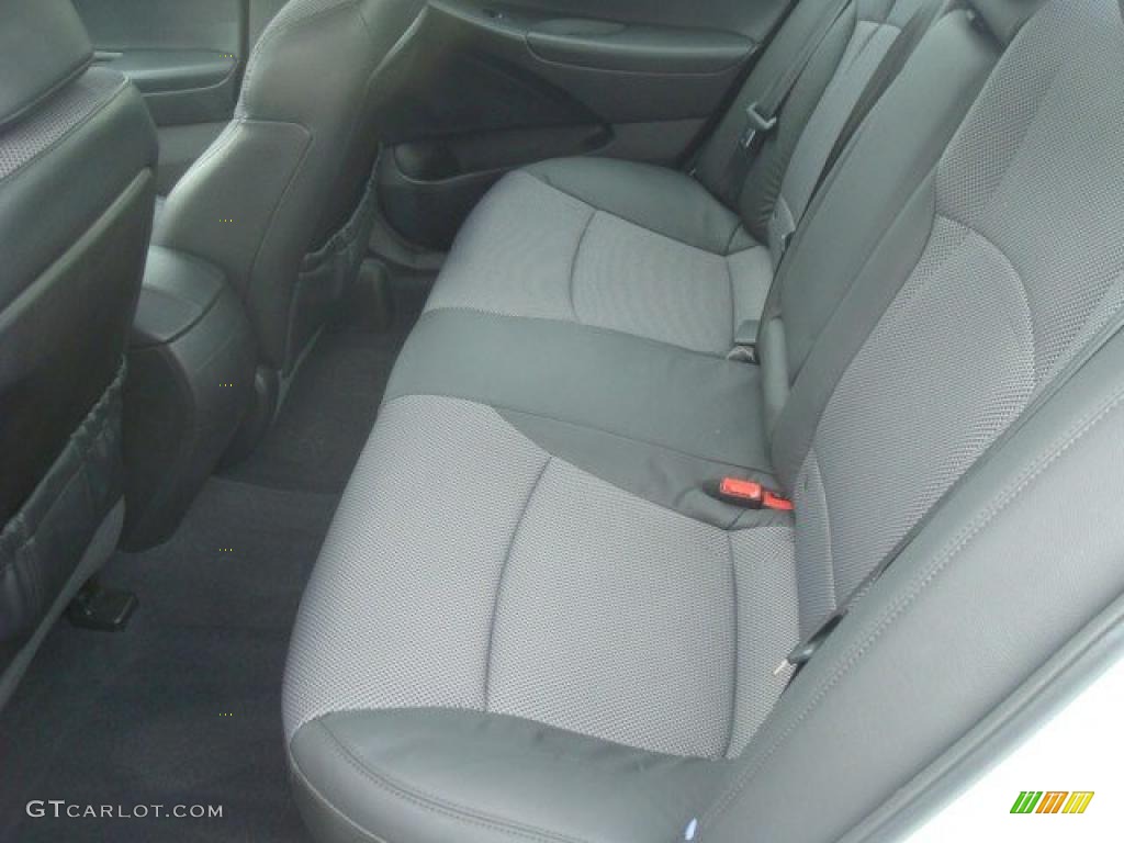 2011 Sonata SE - Pearl White / Black photo #11