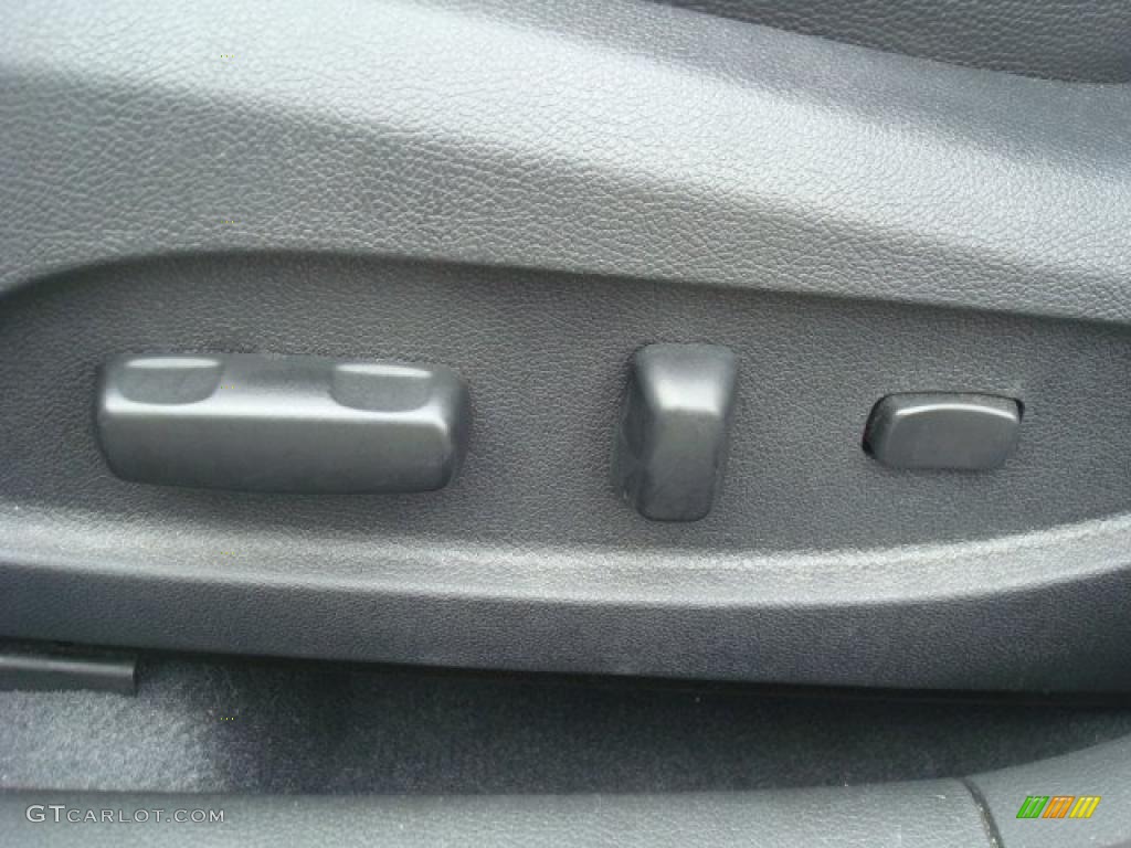 2011 Sonata SE - Pearl White / Black photo #13