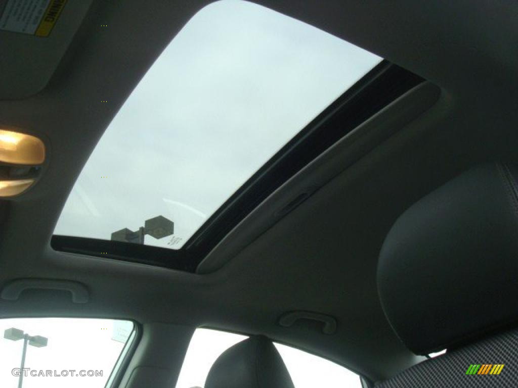 2011 Sonata SE - Pearl White / Black photo #14