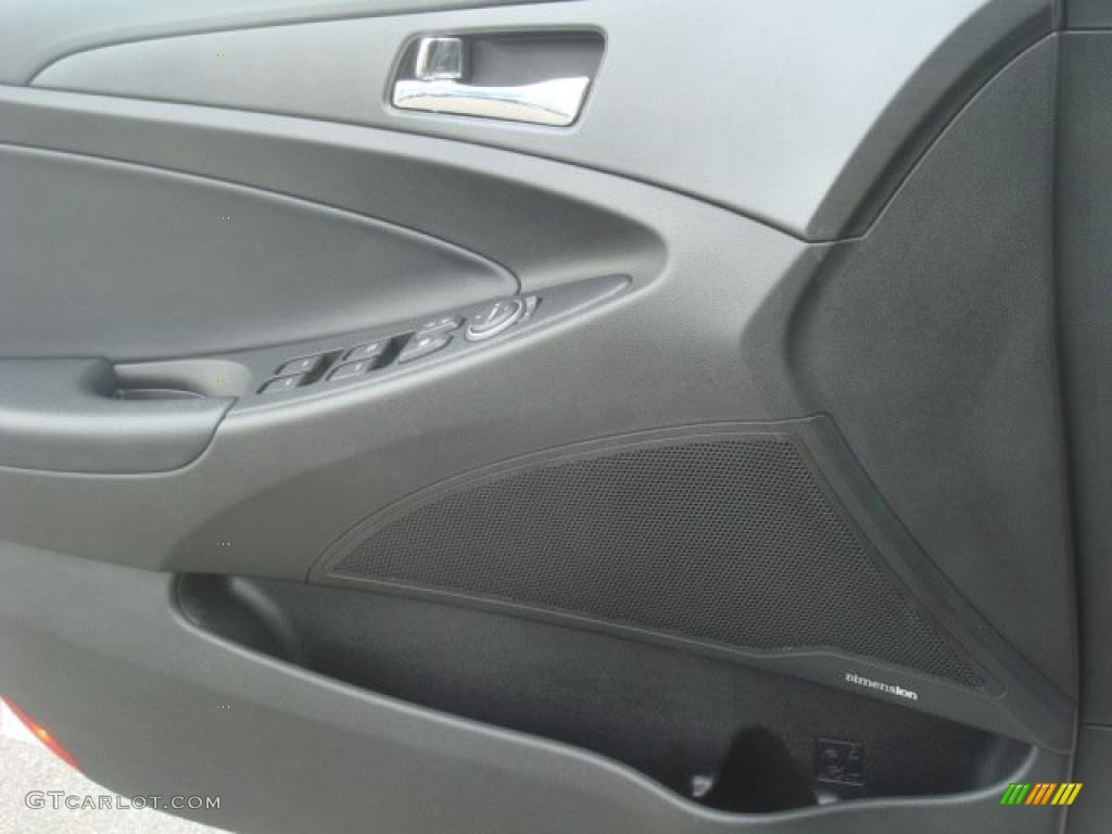 2011 Sonata SE - Pearl White / Black photo #15