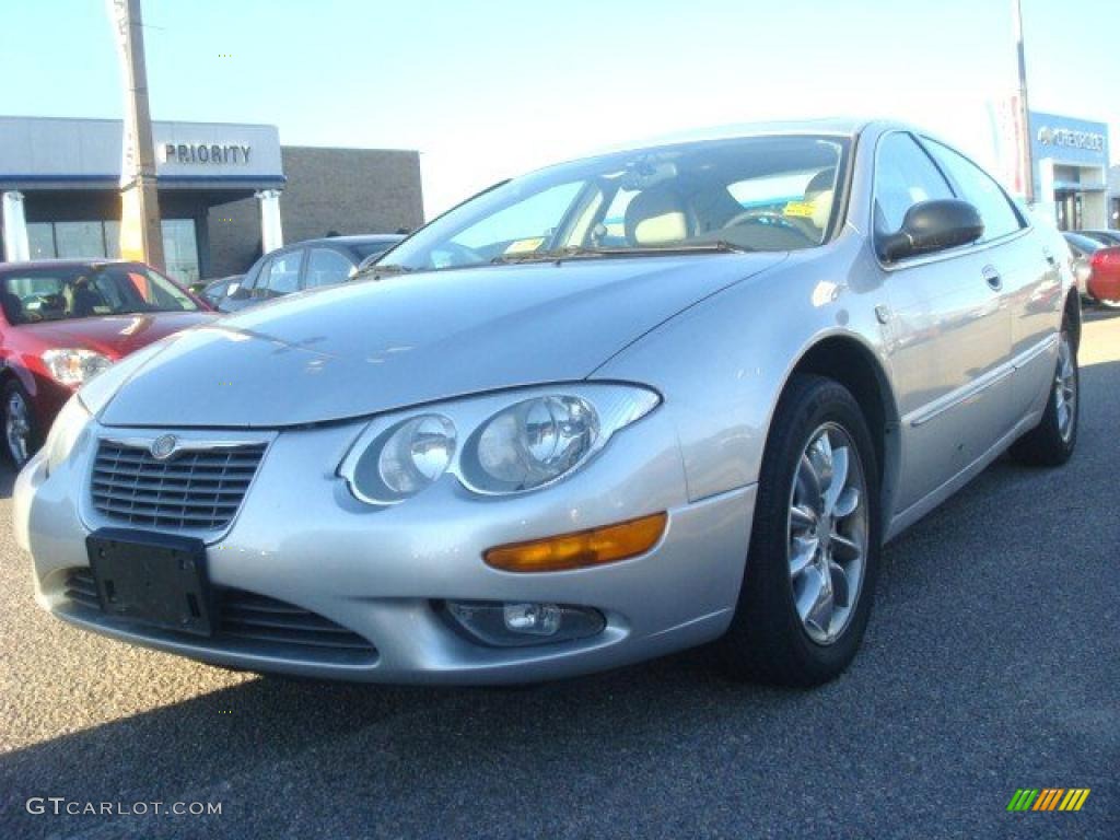 2003 300 M Sedan - Bright Silver Metallic / Dark Slate Gray photo #1