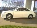 Super White - Camry LE Photo No. 18