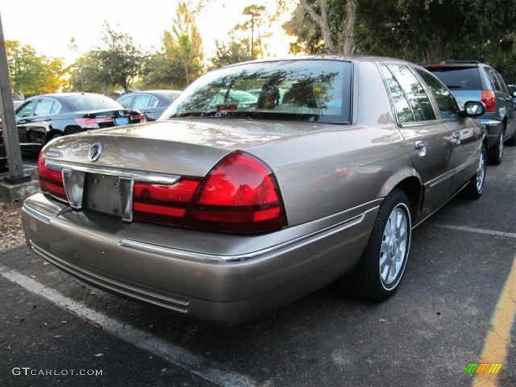 2004 Grand Marquis LS - Arizona Beige Metallic / Medium Parchment photo #2
