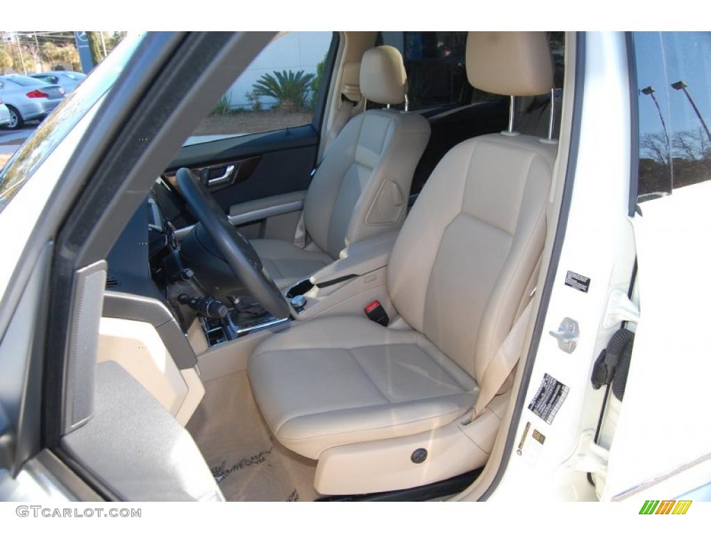 2010 GLK 350 - Arctic White / Almond/Black photo #6