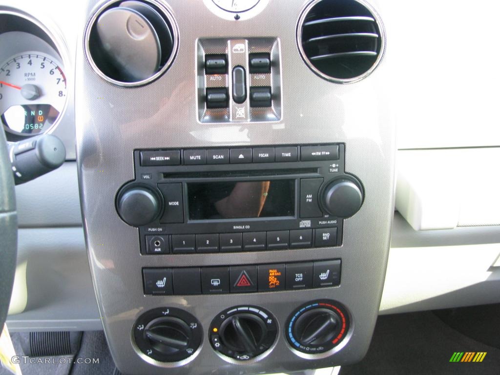 2008 Chrysler PT Cruiser Limited Turbo Controls Photo #42061581