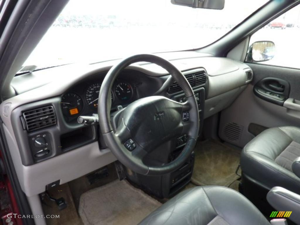 2003 Venture LT - Redfire Metallic / Dark Gray photo #8