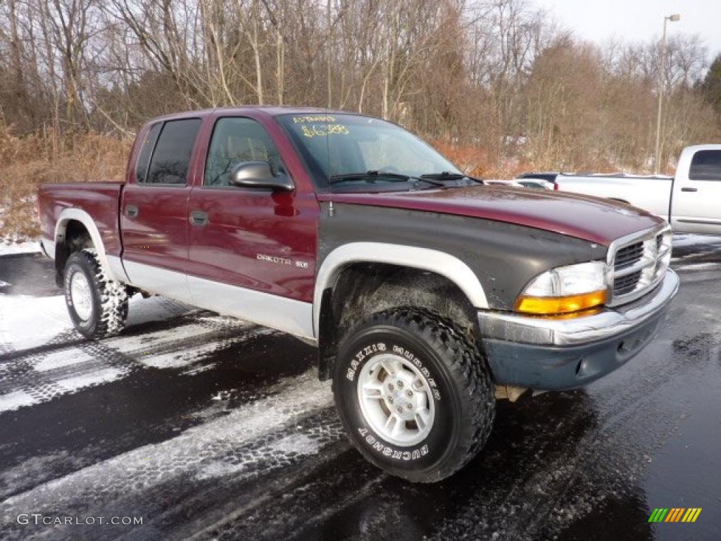 2000 Dakota SLT Crew Cab 4x4 - Dark Garnet Red Pearl Coat / Agate photo #1