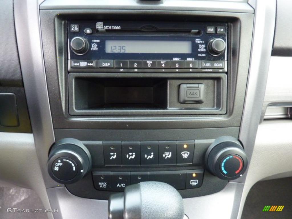 2008 Honda CR-V LX Controls Photo #42070659