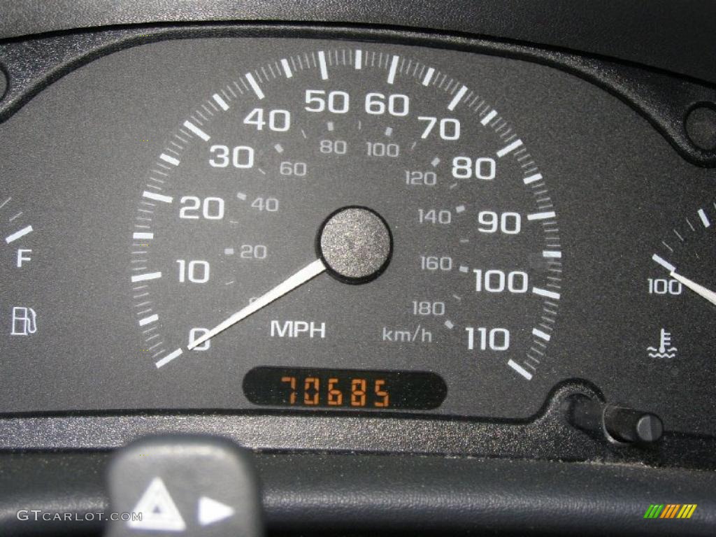 2001 Cavalier Sedan - Ultra Silver Metallic / Graphite photo #15