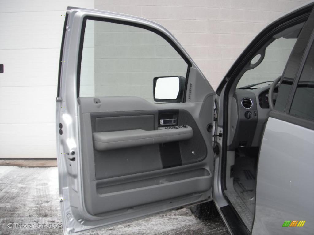 2004 F150 XLT SuperCab 4x4 - Silver Metallic / Dark Flint photo #18