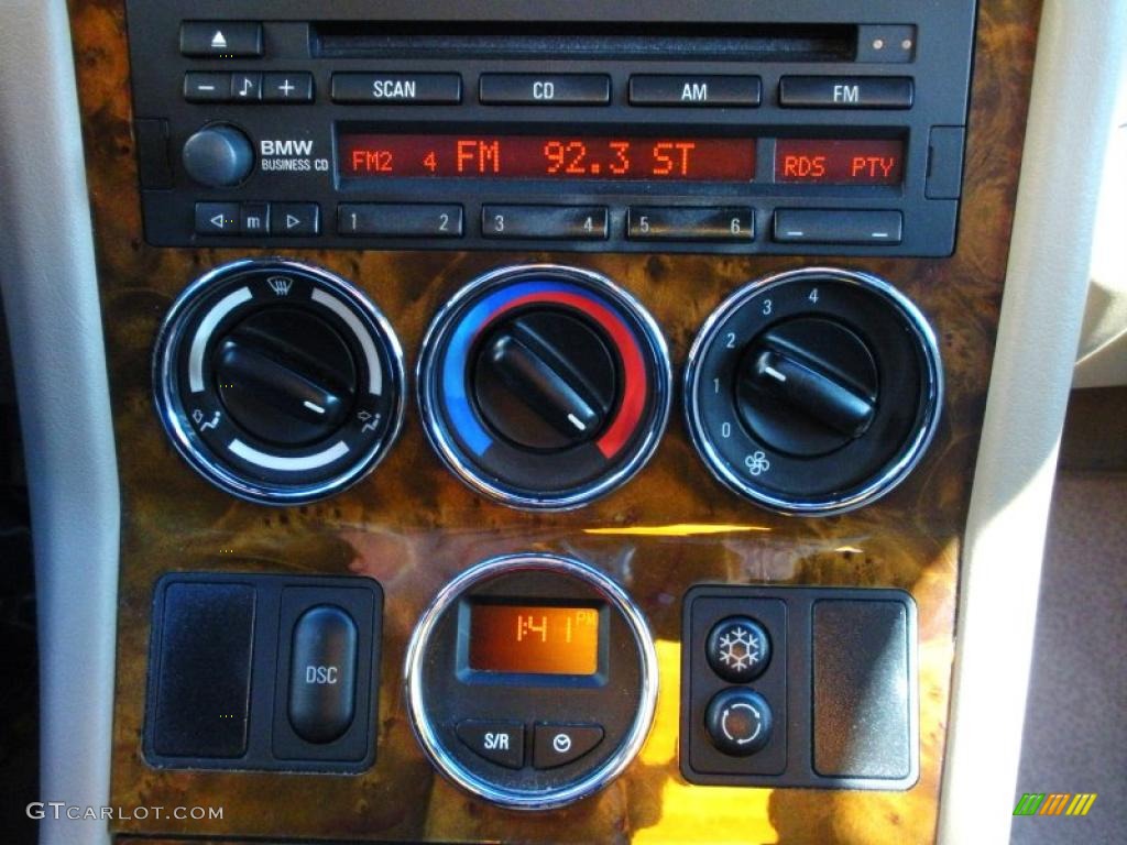 2001 BMW Z3 2.5i Roadster Controls Photo #42077927