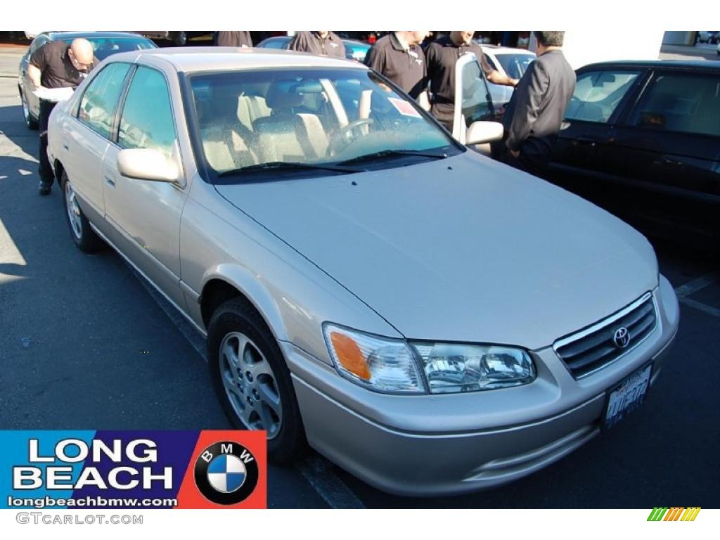 2000 Camry LE V6 - Cashmere Beige Metallic / Oak photo #1