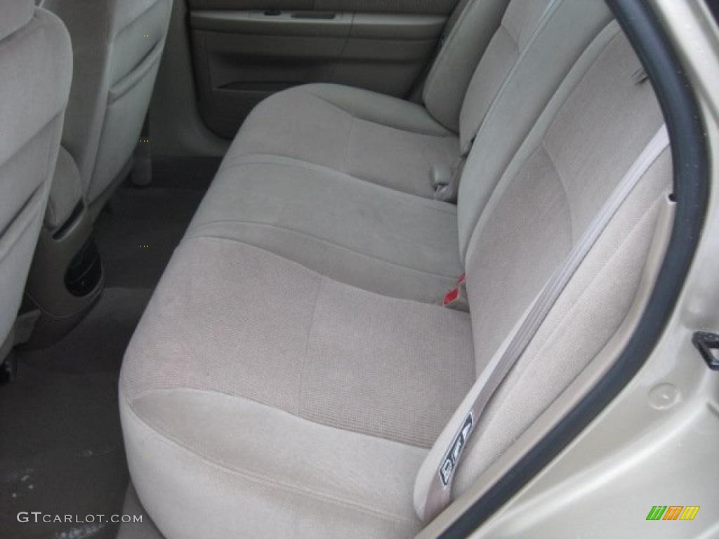 Medium Parchment Interior 2000 Ford Taurus SES Photo #42081571