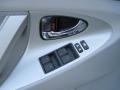 Super White - Camry SE Photo No. 17