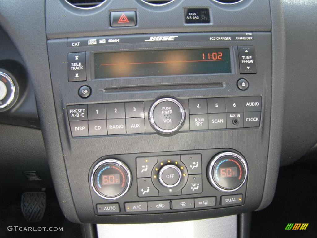 2009 Nissan Altima 3.5 SE Coupe Controls Photo #42083651