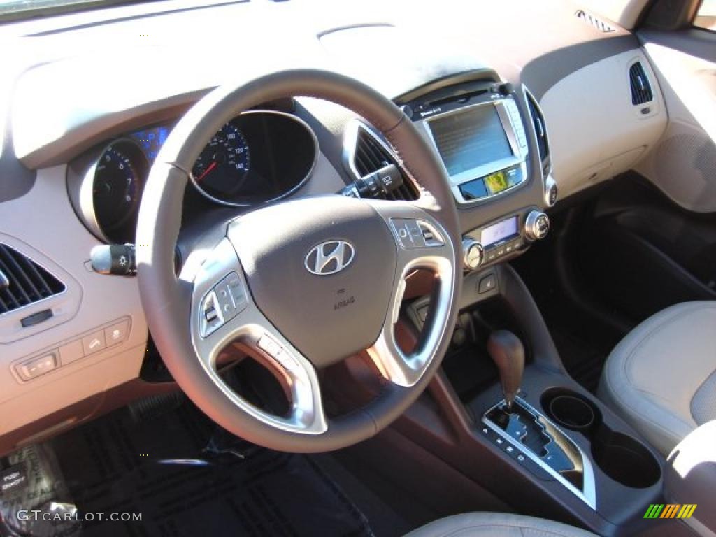 Taupe Interior 2011 Hyundai Tucson Limited Photo #42085595