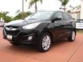 Front 3/4 View of 2011 Tucson Limited