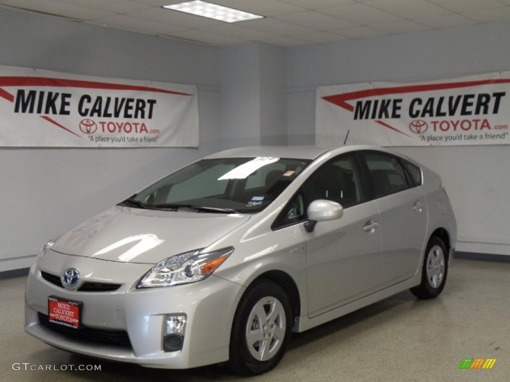 2010 Prius Hybrid III - Classic Silver Metallic / Dark Gray photo #1