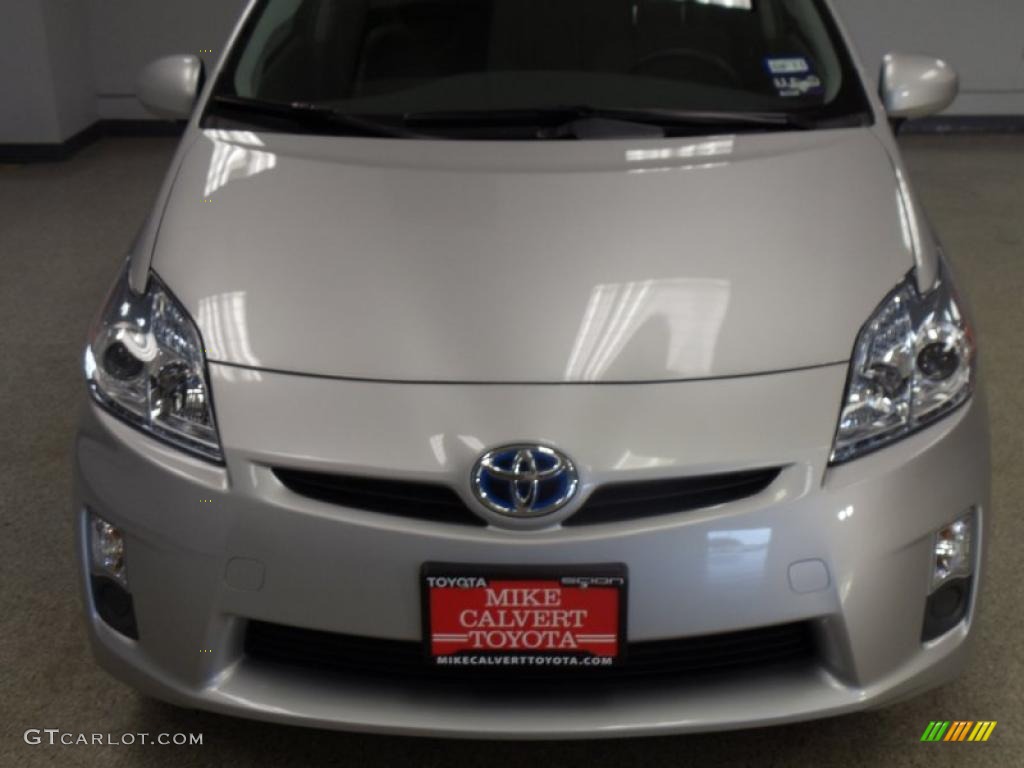 2010 Prius Hybrid III - Classic Silver Metallic / Dark Gray photo #3
