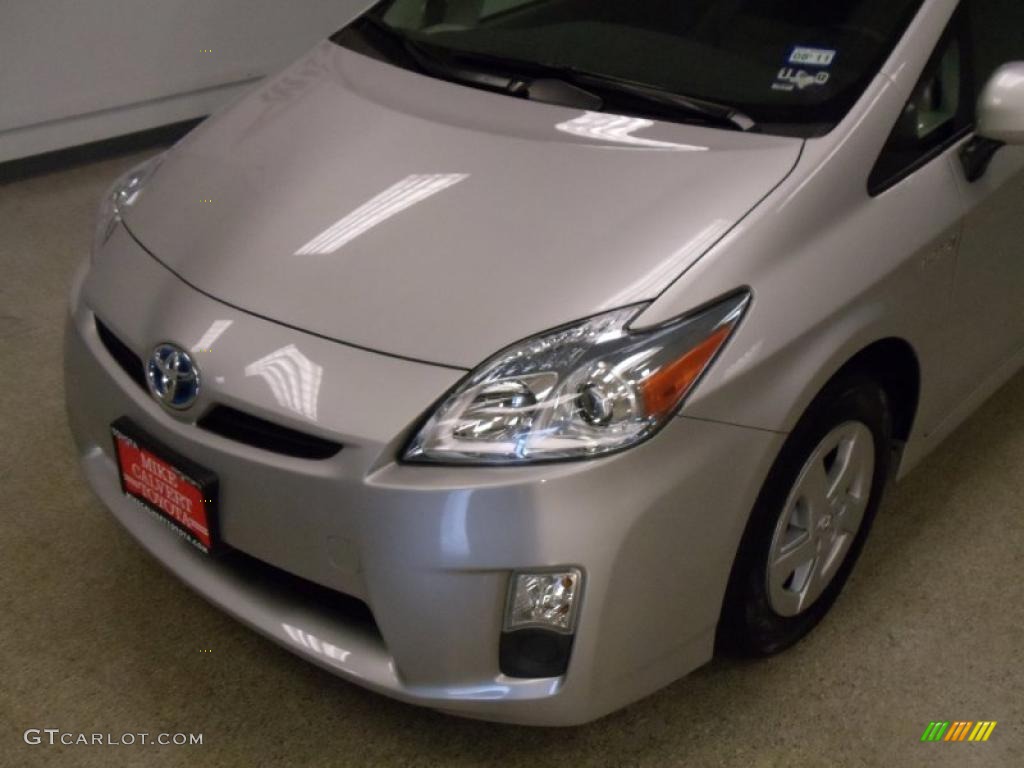 2010 Prius Hybrid III - Classic Silver Metallic / Dark Gray photo #6