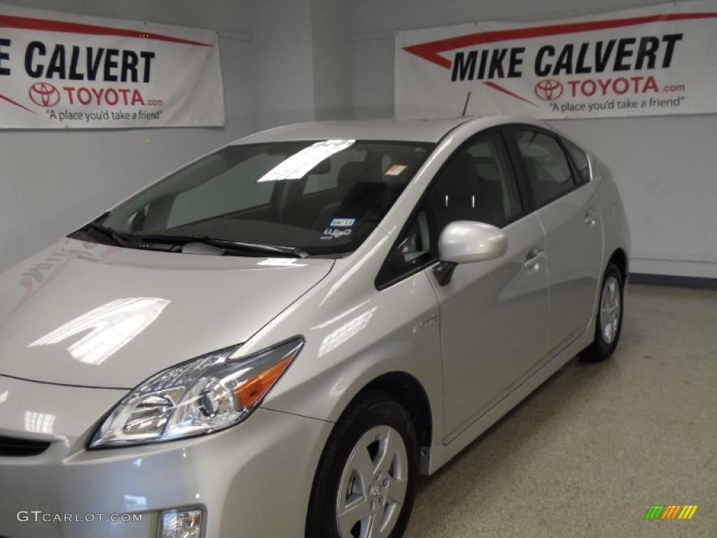 2010 Prius Hybrid III - Classic Silver Metallic / Dark Gray photo #7