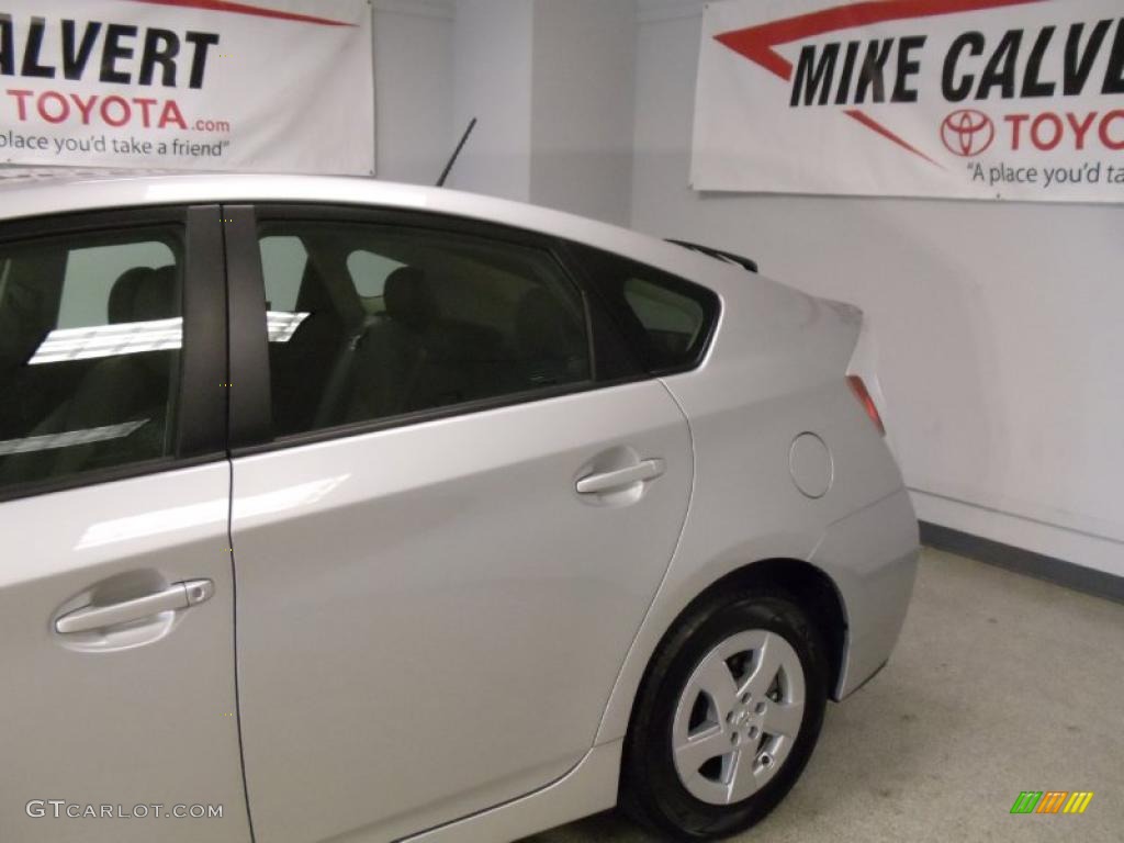 2010 Prius Hybrid III - Classic Silver Metallic / Dark Gray photo #8