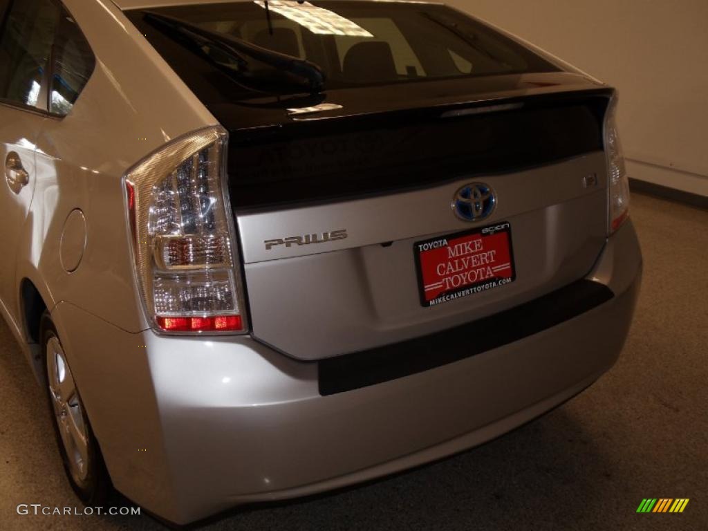 2010 Prius Hybrid III - Classic Silver Metallic / Dark Gray photo #9