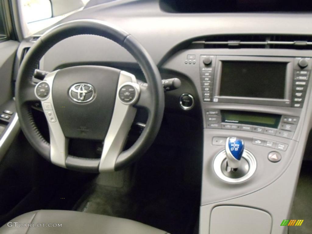 2010 Prius Hybrid III - Classic Silver Metallic / Dark Gray photo #15