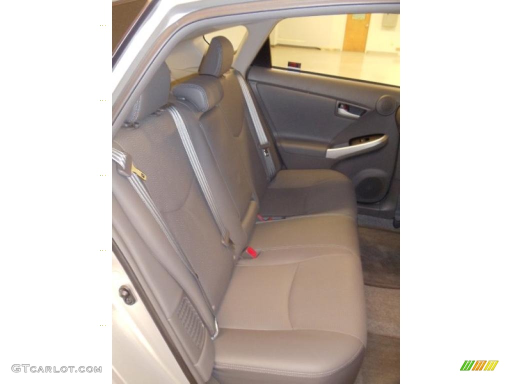 2010 Prius Hybrid III - Classic Silver Metallic / Dark Gray photo #19