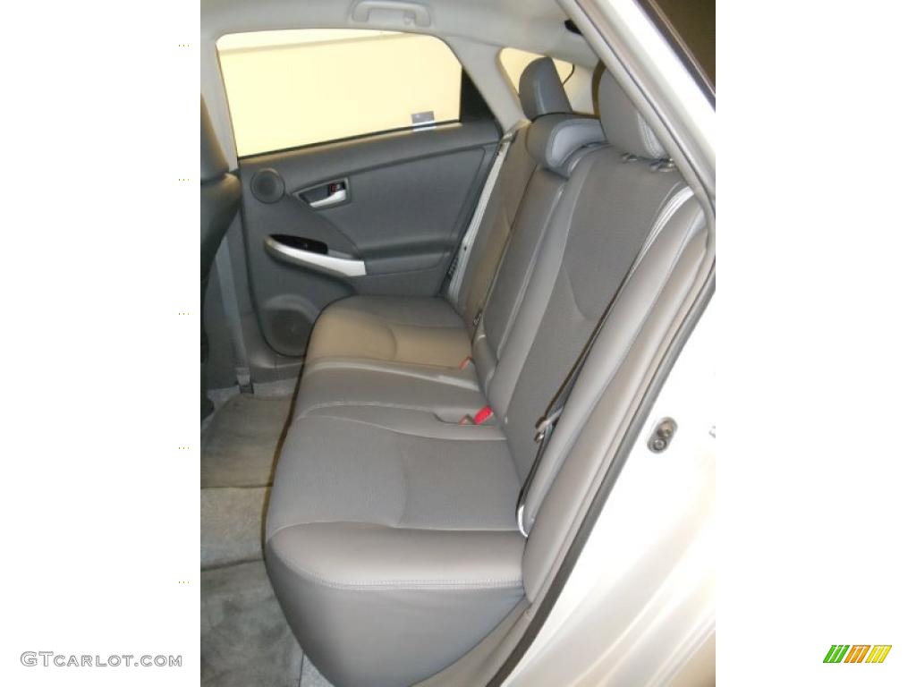 2010 Prius Hybrid III - Classic Silver Metallic / Dark Gray photo #21