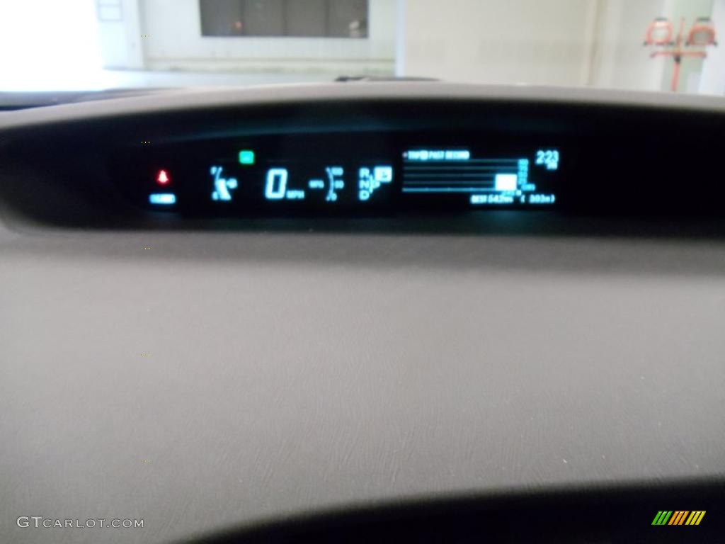 2010 Prius Hybrid III - Classic Silver Metallic / Dark Gray photo #34