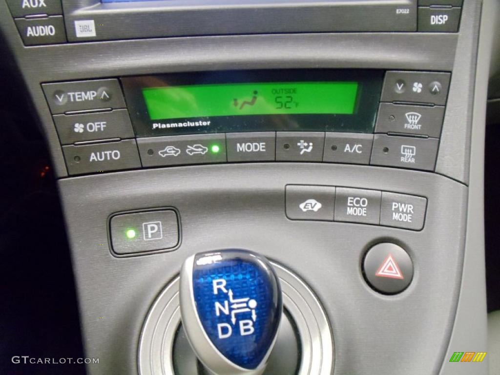 2010 Prius Hybrid III - Classic Silver Metallic / Dark Gray photo #35