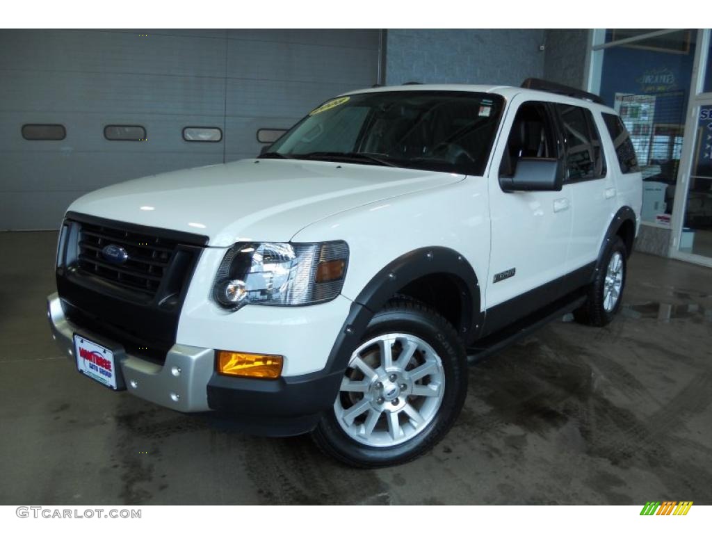 2008 Explorer XLT Ironman Edition 4x4 - Oxford White / Black/Stone photo #1