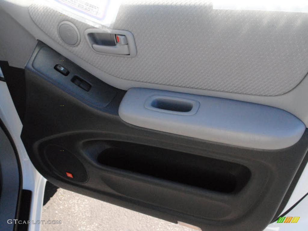 2004 Highlander V6 4WD - Super White / Ash photo #5