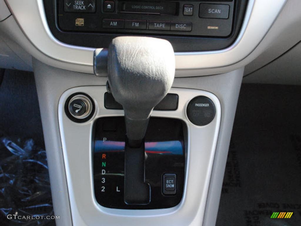 2004 Highlander V6 4WD - Super White / Ash photo #23