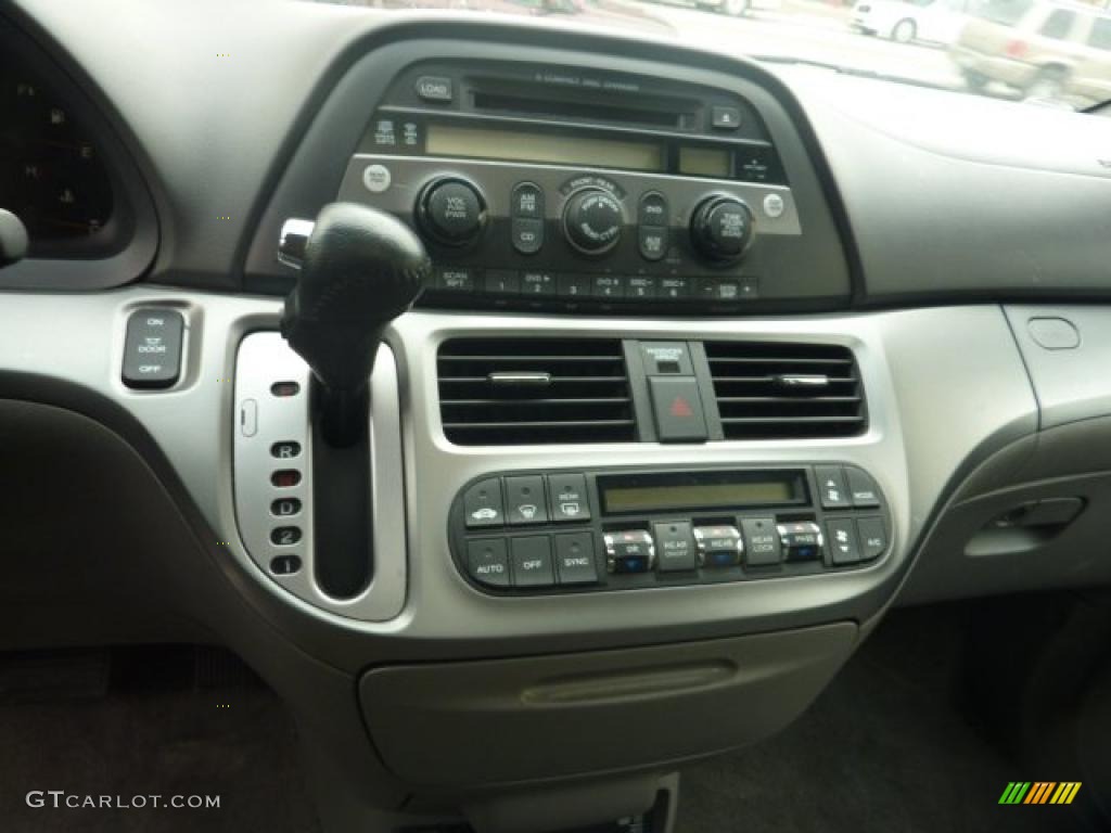 2009 Honda Odyssey EX-L Controls Photo #42102045