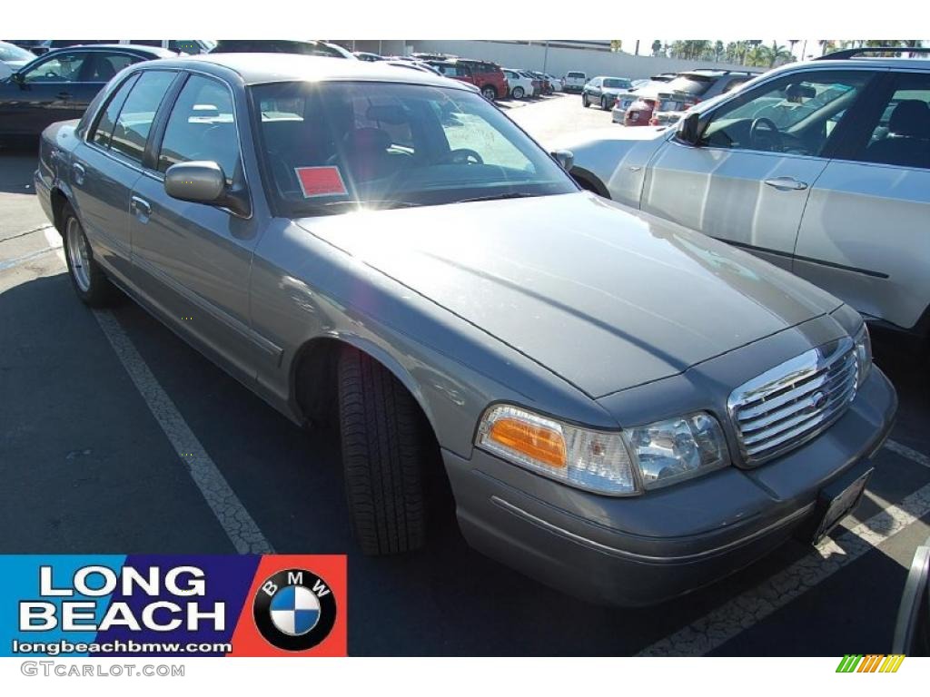 2000 Crown Victoria LX Sedan - Medium Grey Metallic / Dark Charcoal photo #1